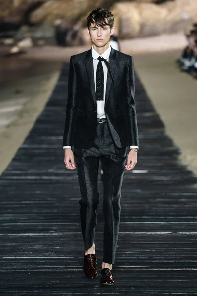 Look 7